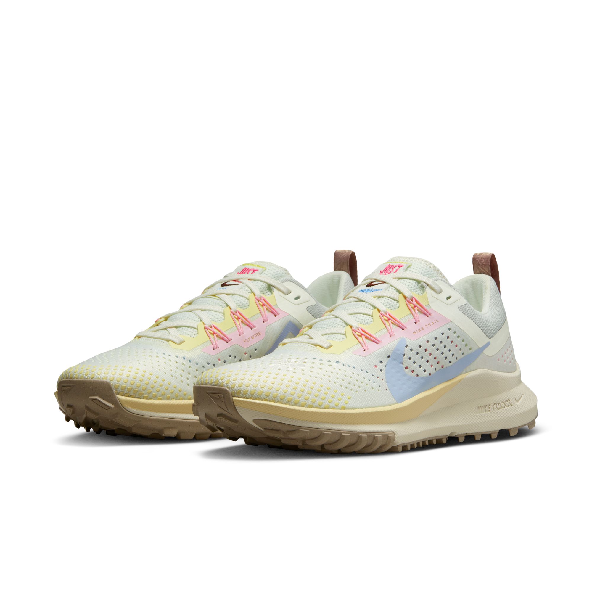 nike pegasus trail 37