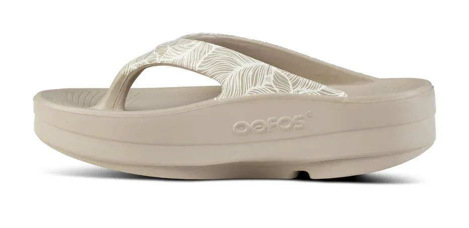 靴 OOFOS WOMEN'S OOMEGA OOLALA LIMITED Women's OOmega OOlala Stacked Sandal - Neon Berry Punch – OOFOS